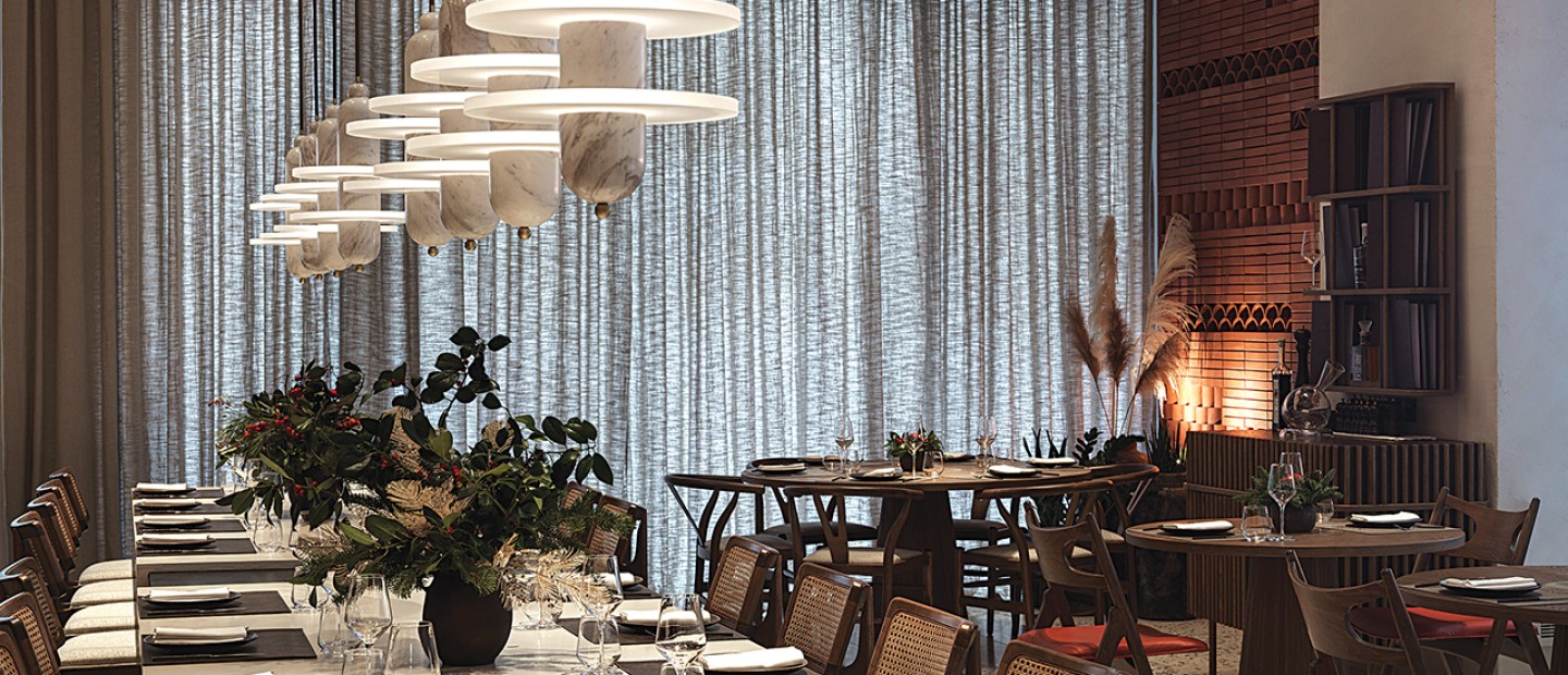 Απολαύστε αυτές τις γιορτές σ’ έναν χώρο εμπνευσμένο από την πλούσια ιστορία και τη σύγχρονη ταυτότητα της πόλης