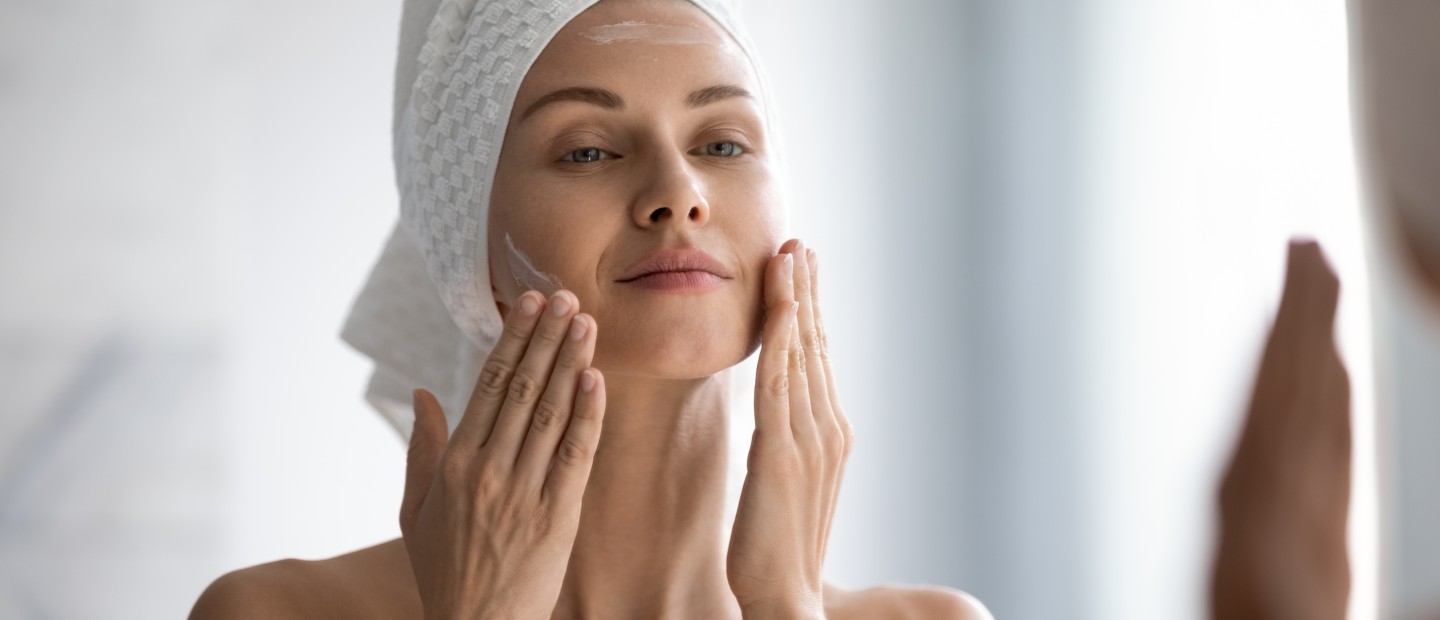 Night cream: Το skincare προϊόν που αξίζει να προσθέσετε στην daily ρουτίνα περιποίησής σας