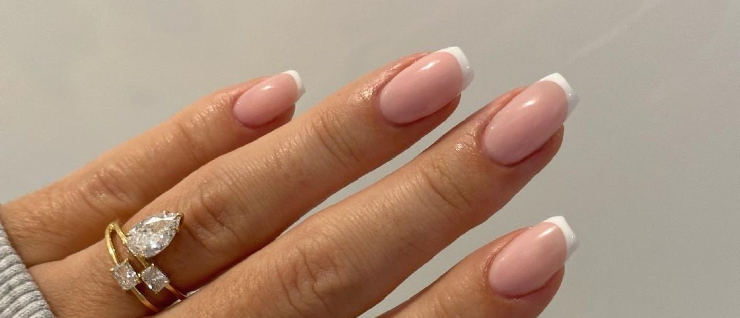 Minimal nails: 10+1 ιδέες για να δοκιμάσετε αυτή τη νέα τάση στα νύχια