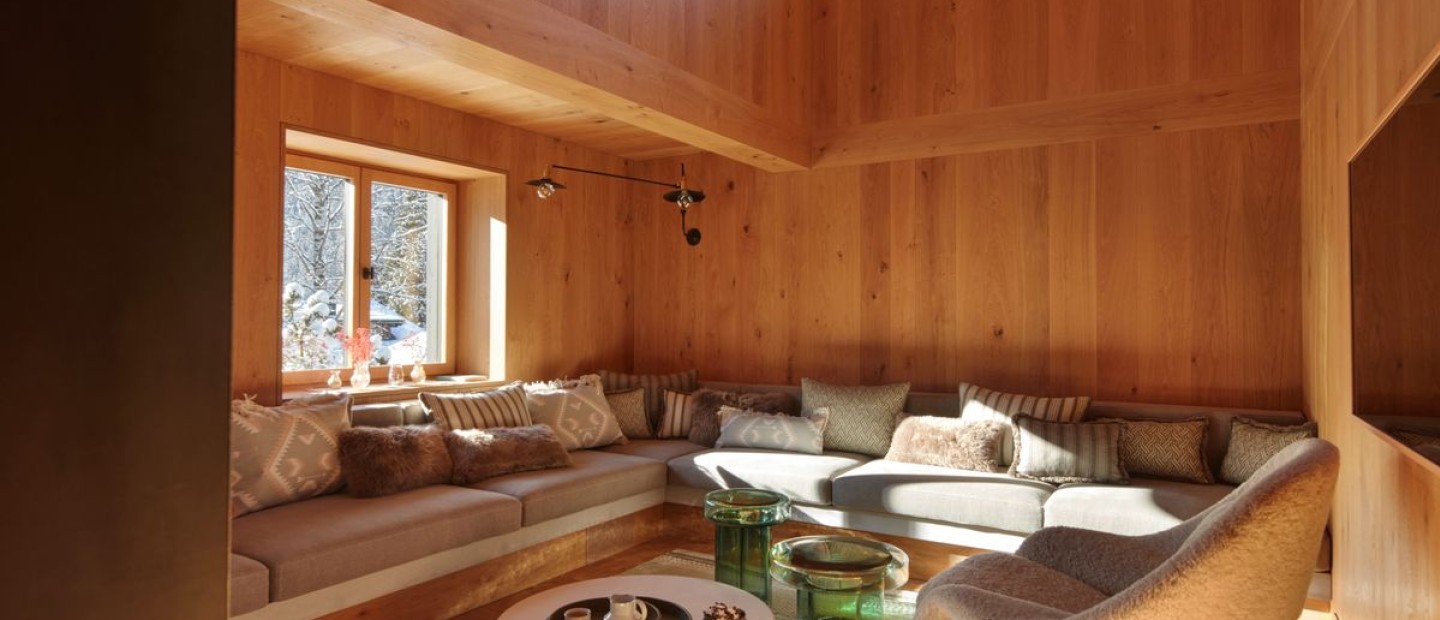 Ένα chalet στις Ελβετικές Άλπεις ανανεώθηκε με υποδειγματικό τρόπο