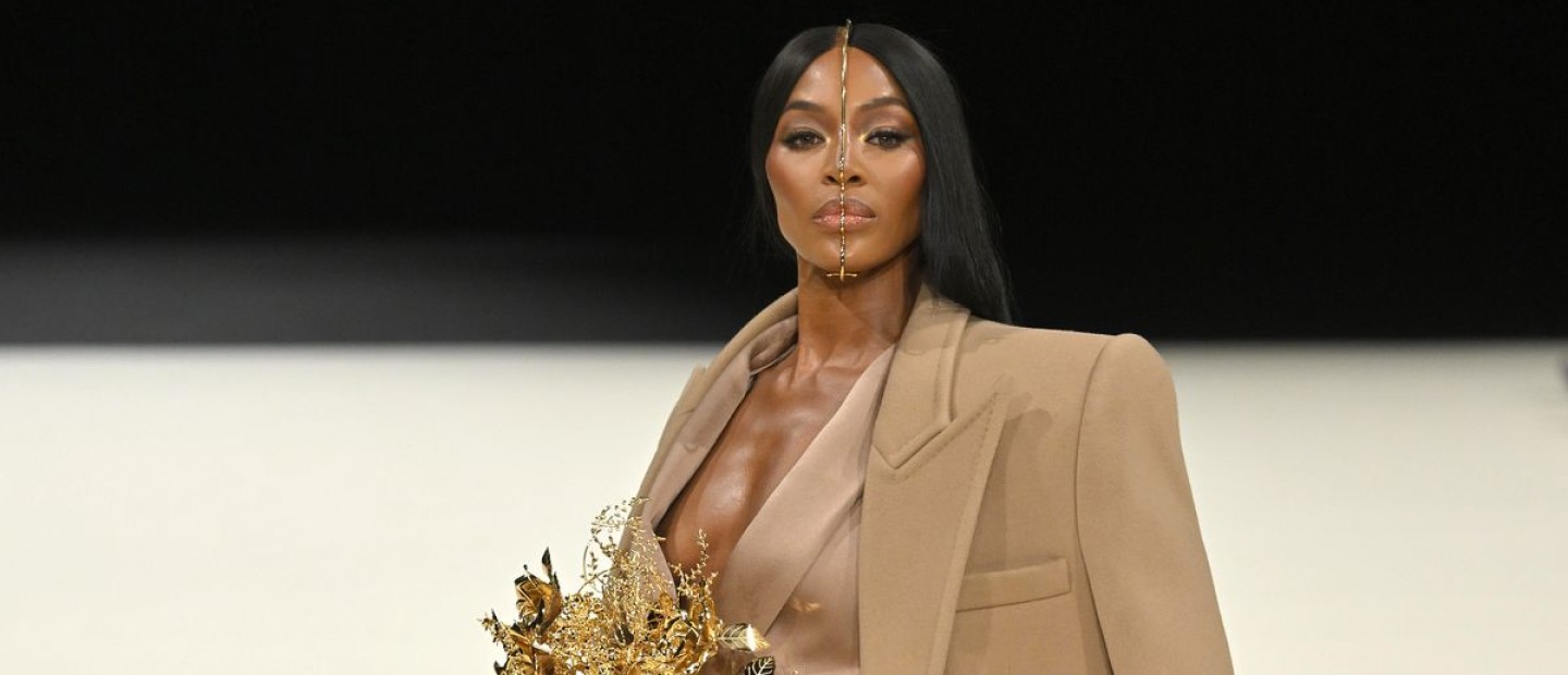 Naomi Campbell: Οι πιο εμβληματικές runway στιγμές του super model