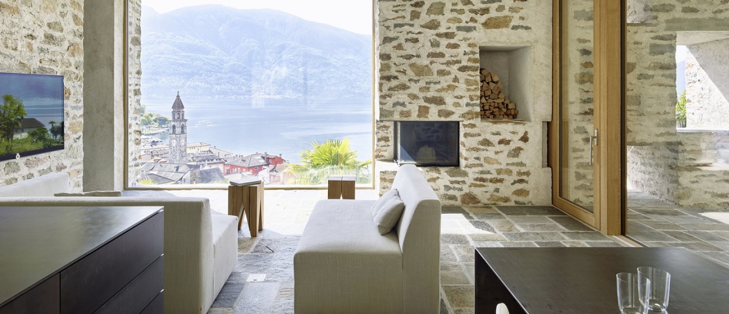 Μια κατοικία στην Ascona της Ελβετίας έχει μετατραπεί σε ένα άκρως ειδυλλιακό περιβάλλον