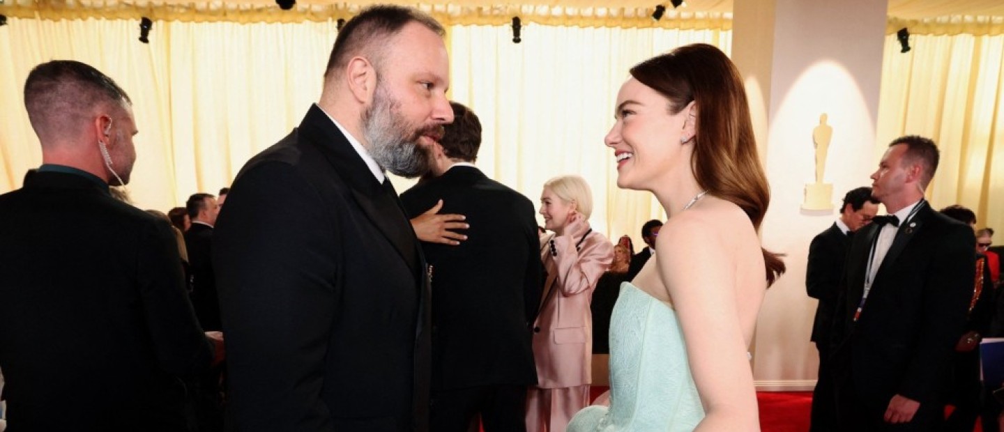 Η Emma Stone μας θύμισε γιατί ο Γιώργος Λάνθιμος κάνει το Hollywood να κινείται στους ρυθμούς του