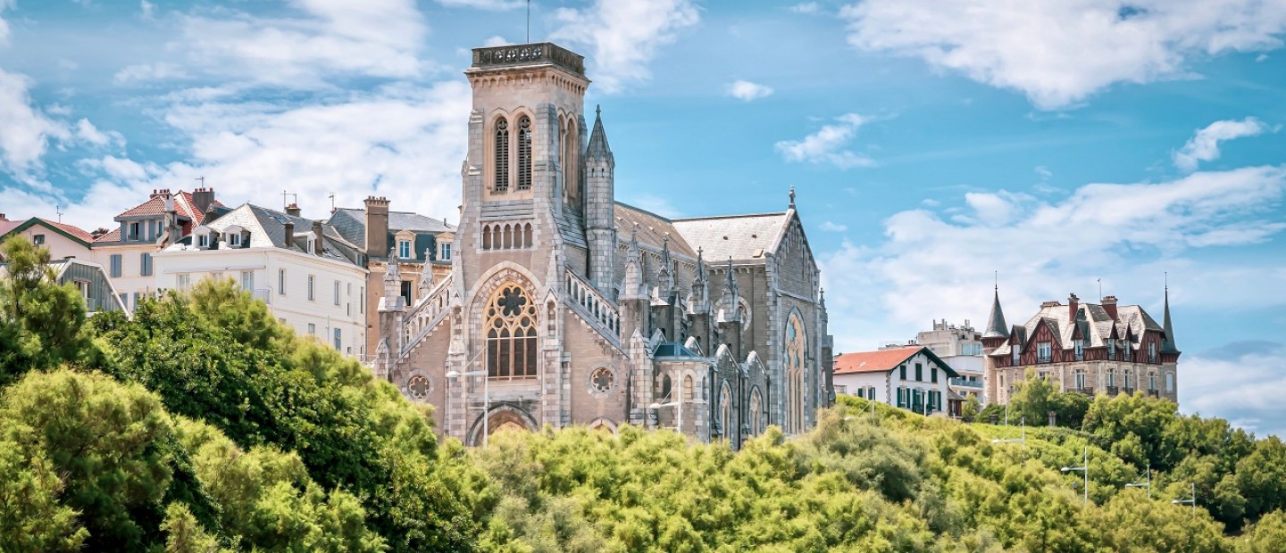 Biarritz: Η μαγευτική πόλη στα σύνορα Γαλλίας-Ισπανίας που αξίζει να επισκεφθείτε