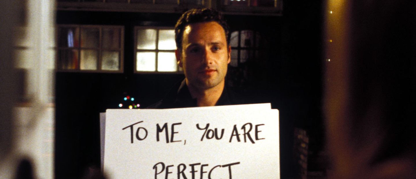 Αφίσα της "Barbie" και το σενάριο του "Love Actually" πωλούνται σε δημοπρασία για τα παιδιά που πλήττονται από τον πόλεμο