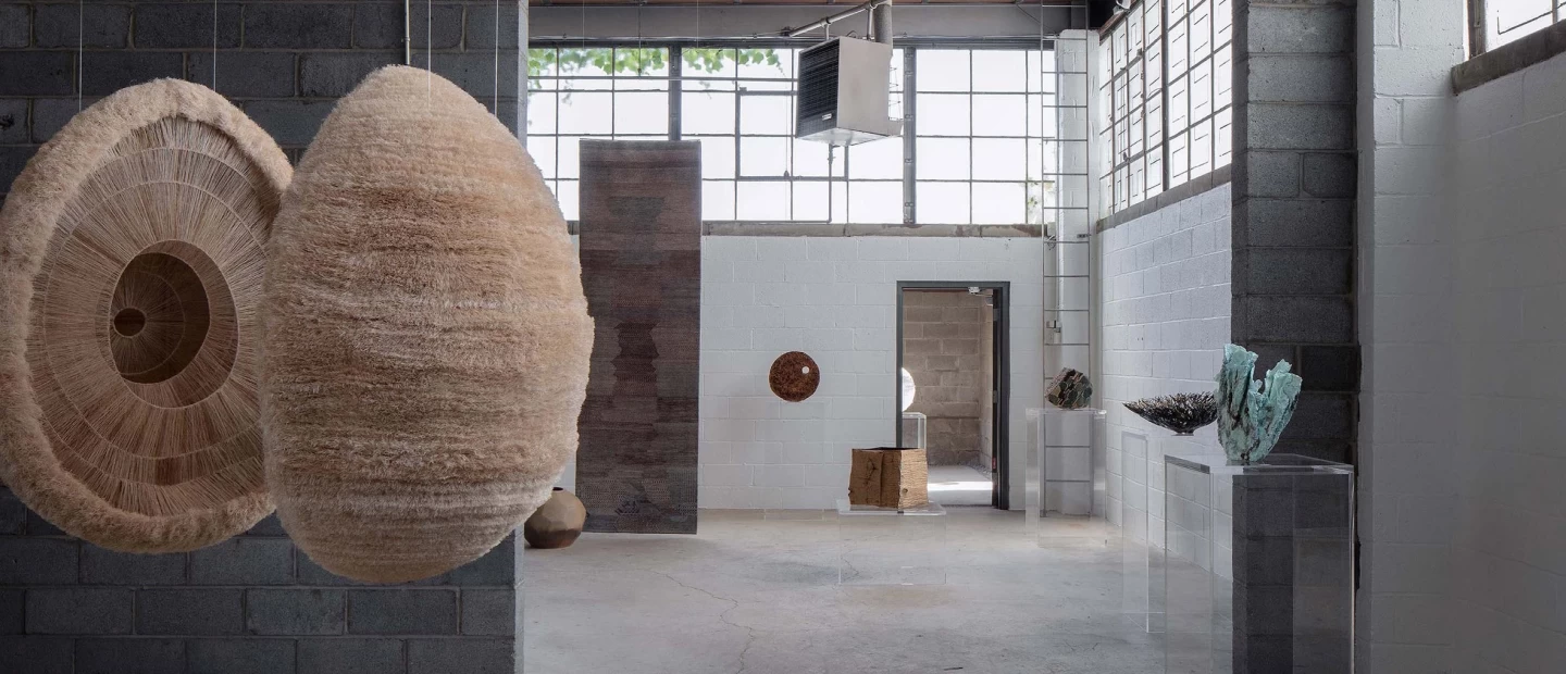 Η Loewe μαζί με τον Jonathan Anderson αποδίδουν το Foundation Craft Prize του οίκου
