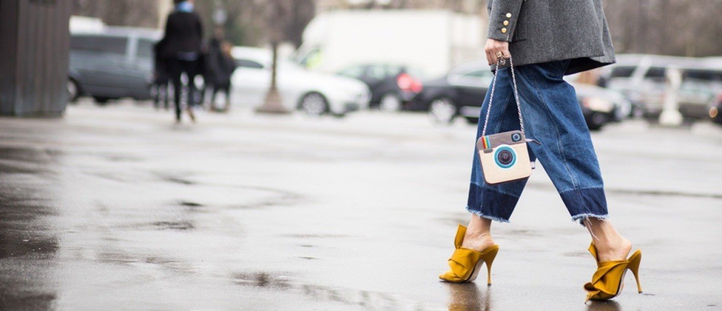 Συνδυάστε σωστά τα χρωματιστά παπούτσια