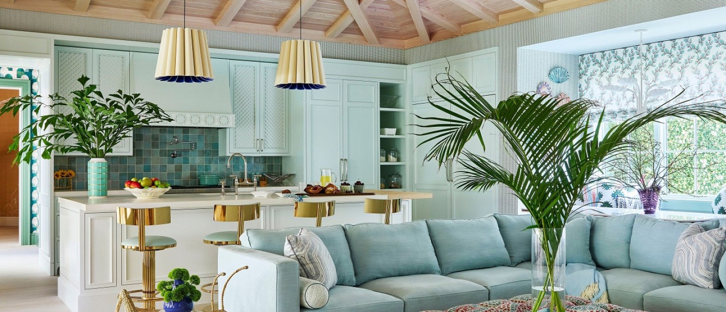 Μια κατοικία στο West Palm Beach της Florida που «αντιστέκεται» στη μονοτονία των λευκών τοίχων