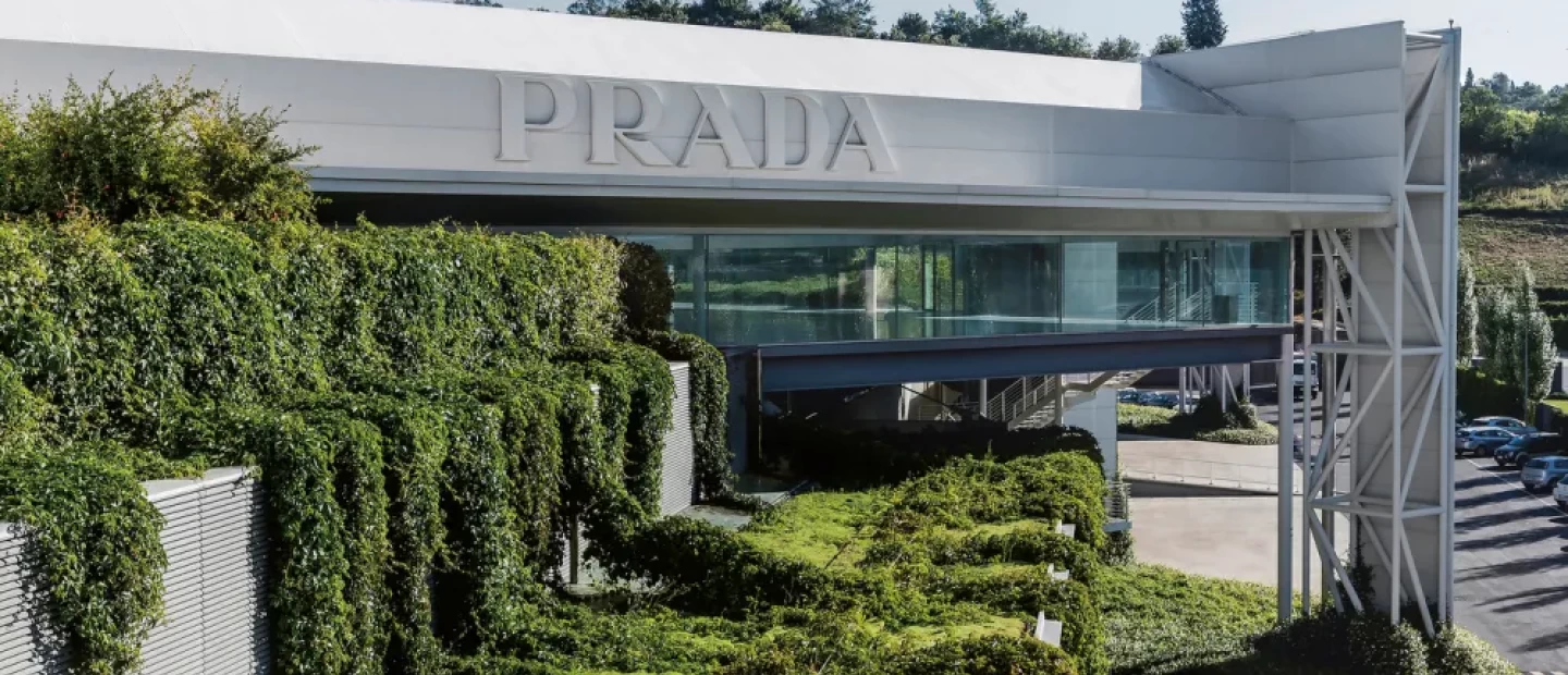 Η Prada σε συνεργασία με την UNESCO διοργανώνουν το πρόγραμμα "Sea Beyond" για την προστασία των ωκεανών