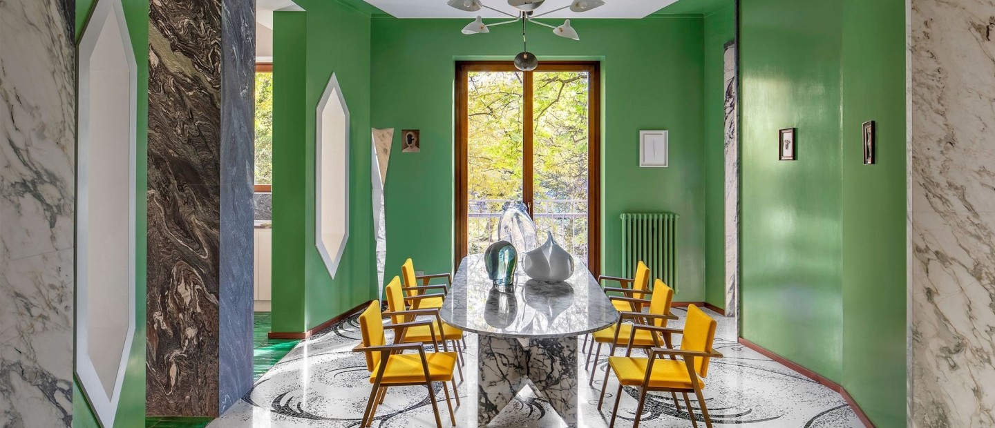 Ένα διαμέρισμα στο Μιλάνο σχεδιασμένο με τον πιο τολμηρό τρόπο, γεμάτο colorful στοιχεία