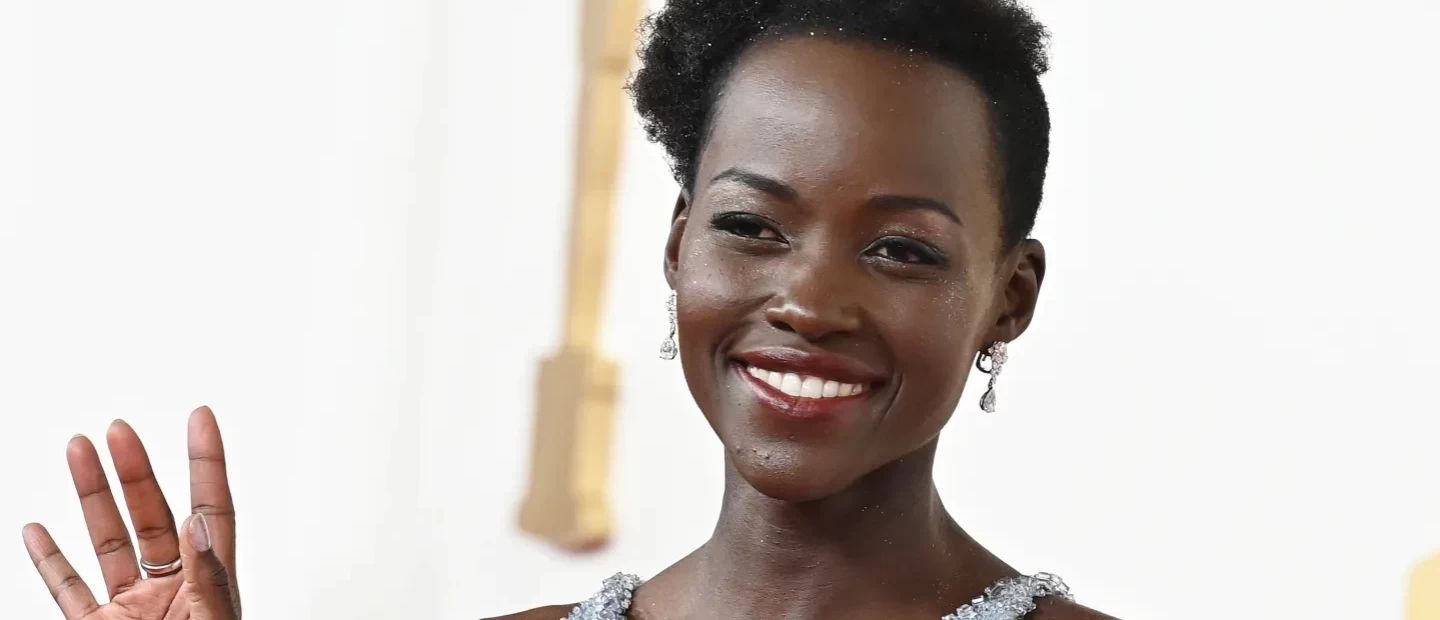 H Lupita Nyong'o ανατρέχει στις πιο iconic στιγμές της καριέρας της