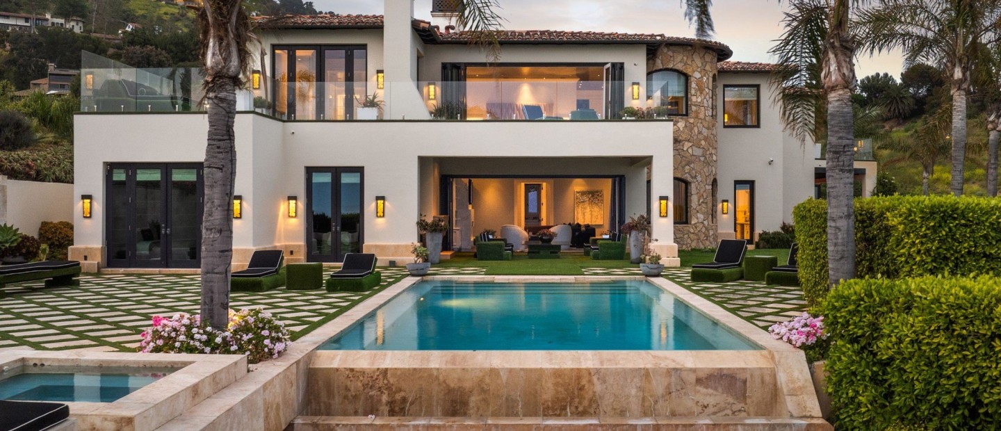 To υπερπολυτελές σπίτι όπου κάποτε ζούσε η Kylie Jenner στο Μαλιμπού είναι ξανά διαθέσιμο προς ενοικίαση