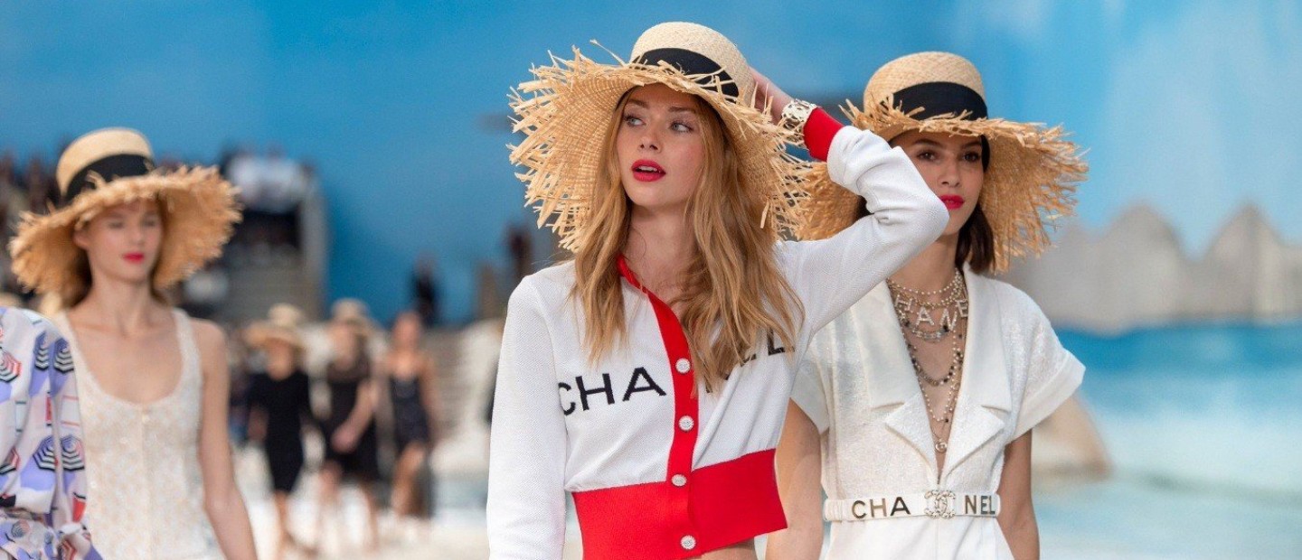 Τα καπέλα που θα σας συνοδέψουν στην παραλία αλλά και στα city looks