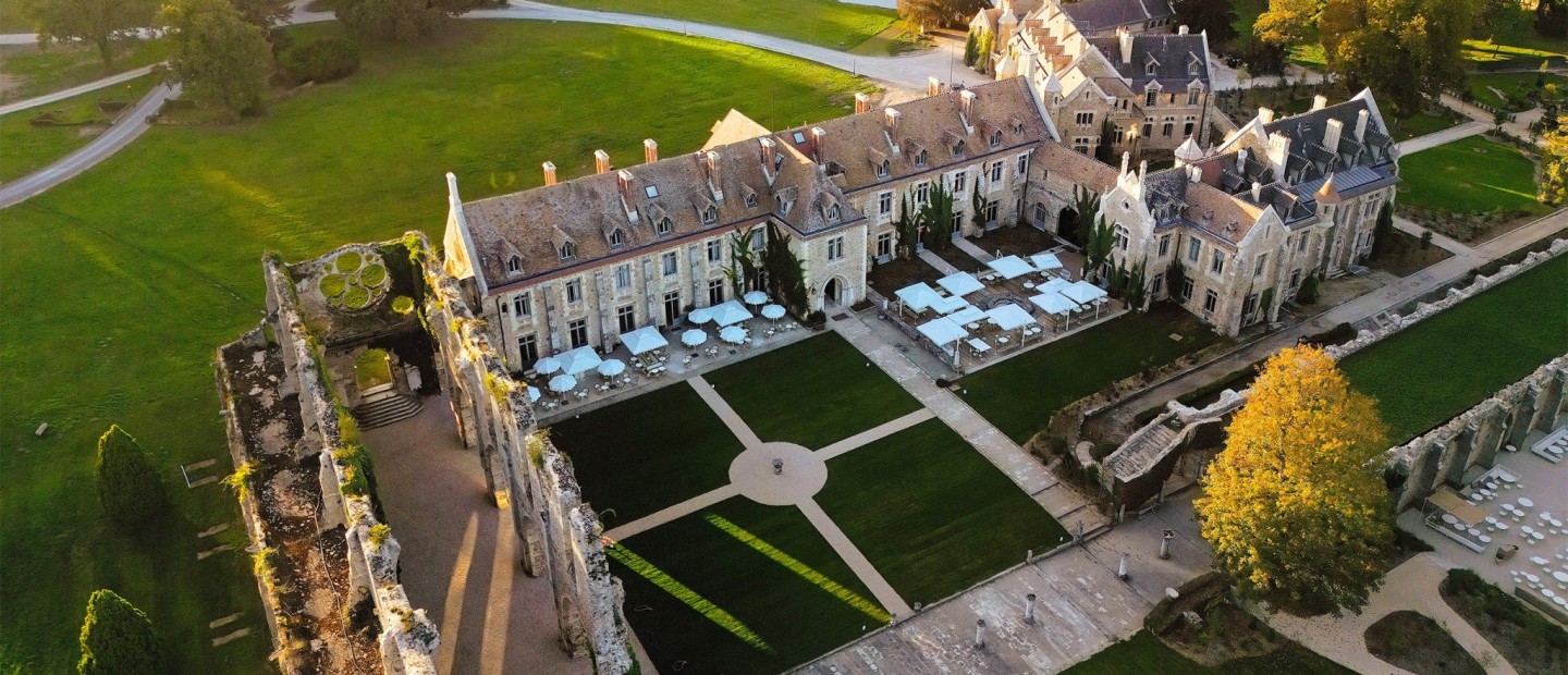 Abbaye des Vaux-de-Cernay: Ένα πρόσφατα ανακαινισμένο αβαείο λίγο έξω από το Παρίσι, πόλος έλξης για τους καλλιεργημένους ταξιδιώτες