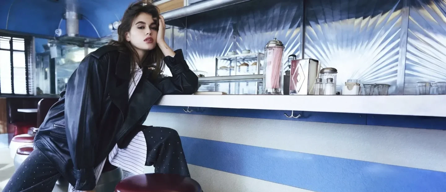 Η Kaia Gerber είναι το πρόσωπο της νέας καμπάνιας της DKNY 