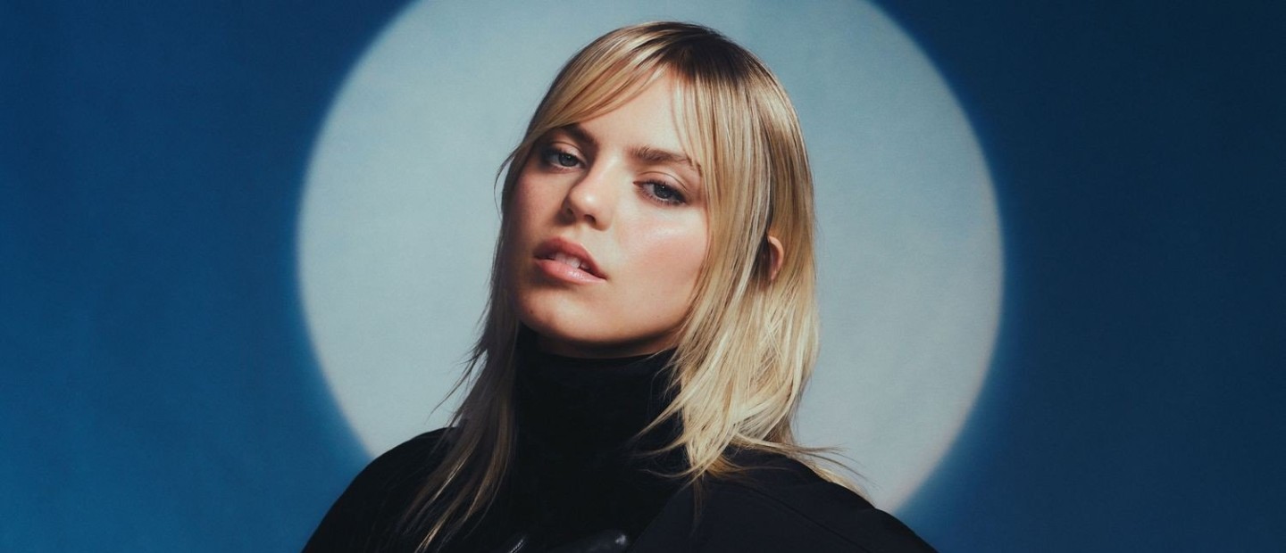 Η Reneé Rapp αναλύει τα αγαπημένα της pop τραγούδια