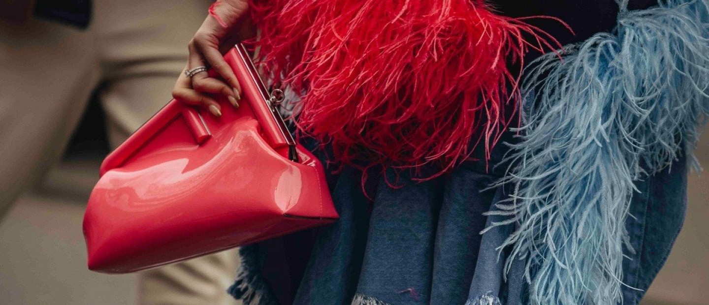 Τα clutches που δεν θα αποχωρίζεστε τη festive season - κι όχι μόνο 
