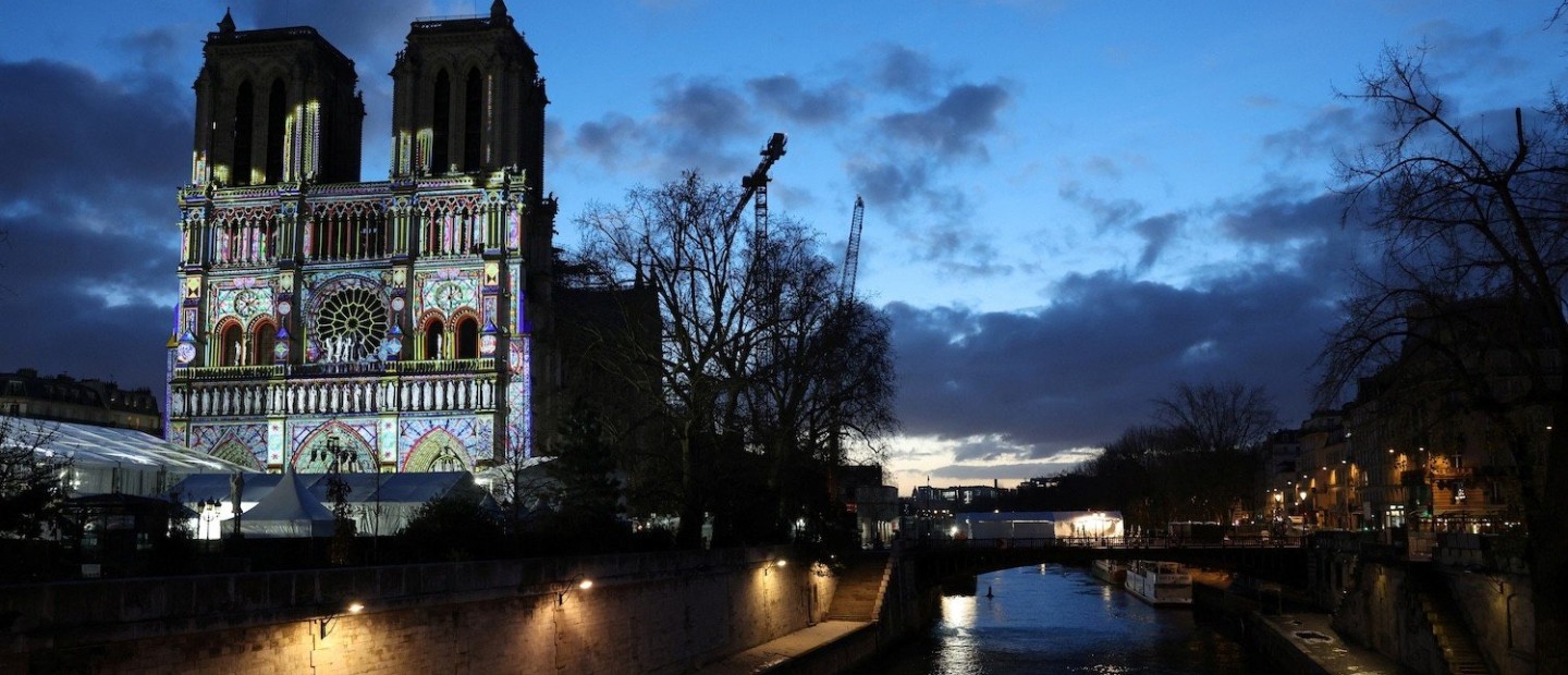 Οι καμπάνες της Παναγίας των Παρισίων χτύπησαν ξανά - Τα λαμπερά εγκαίνια στην Πόλη του Φωτός