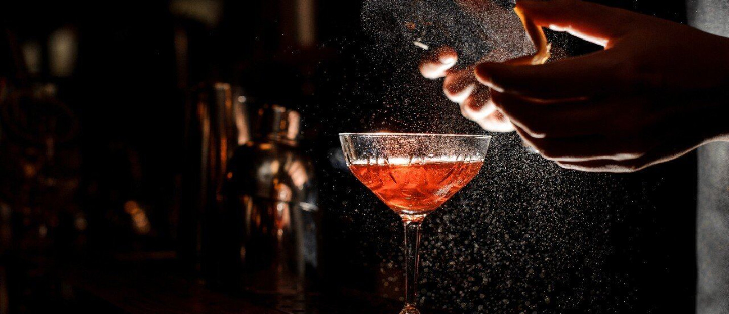 Festive Cocktail Time: Οι πιο light αλλά απολαυστικές επιλογές που μπορείτε να γευτείτε στο κέντρο της Θεσσαλονίκης