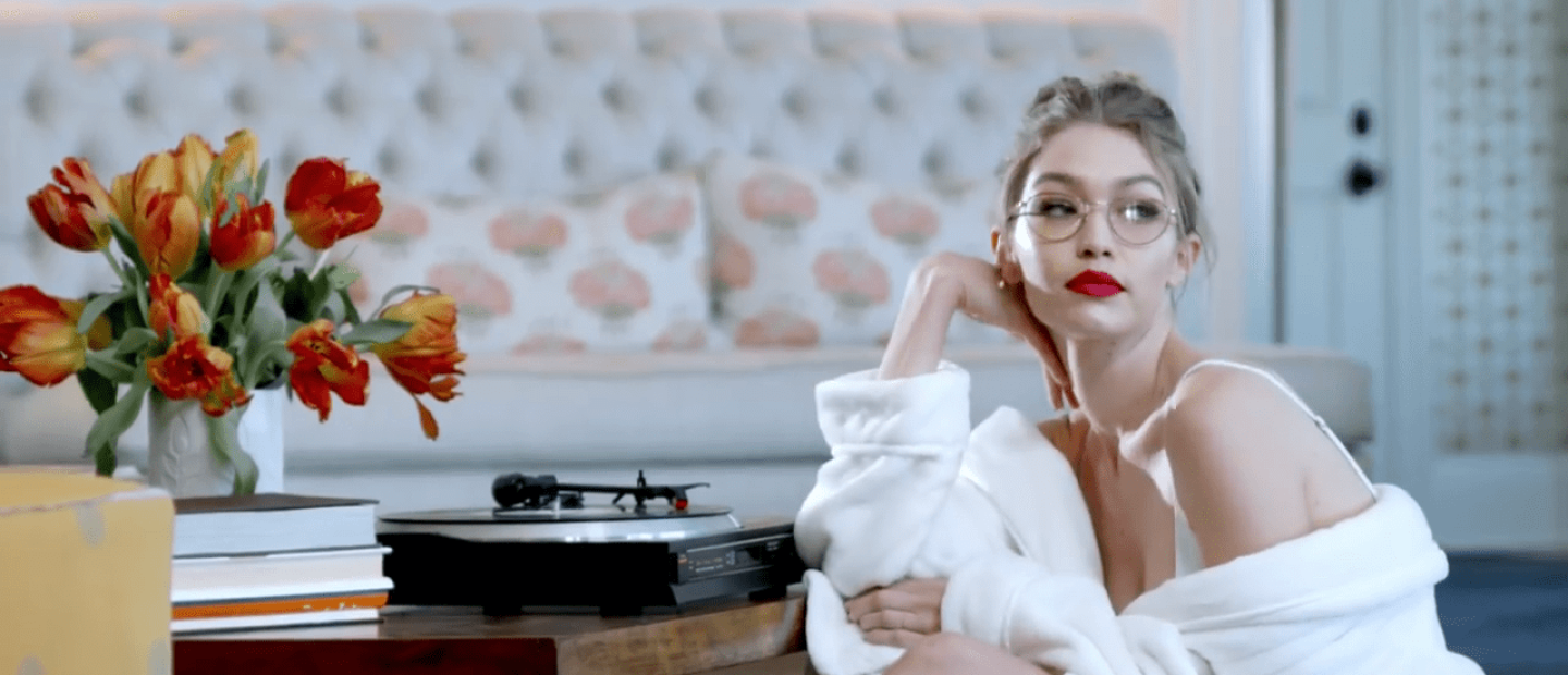 Stop body shaming: Γιατί επικροτούμε τη στάση της Gigi Hadid