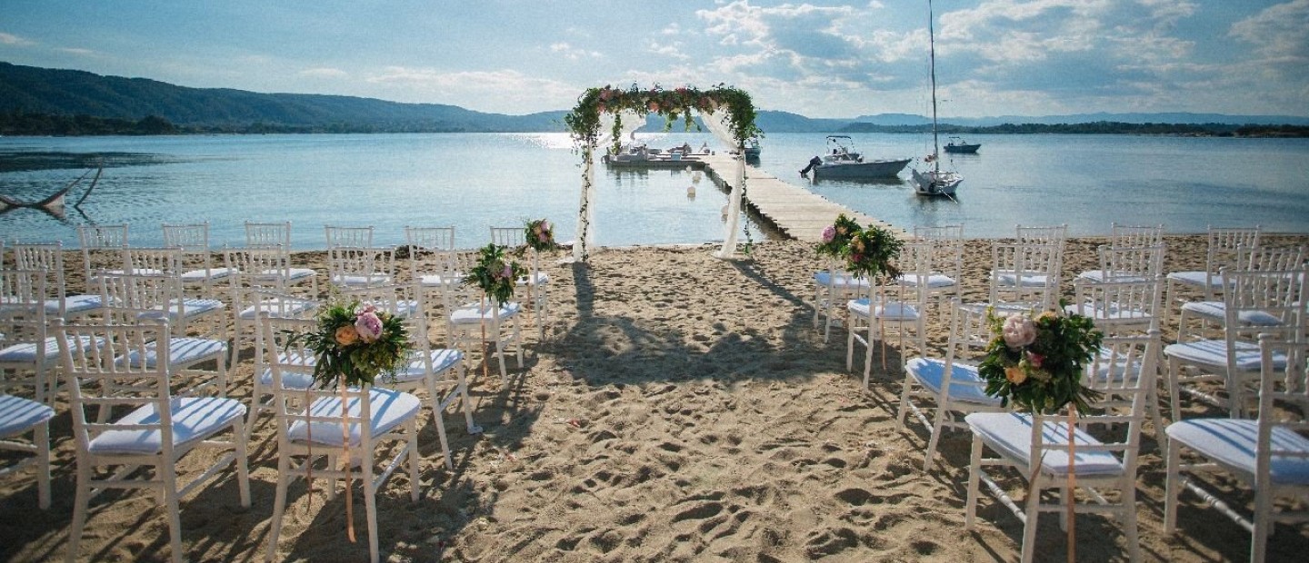 Διοργανώστε το τέλειο beach wedding party 