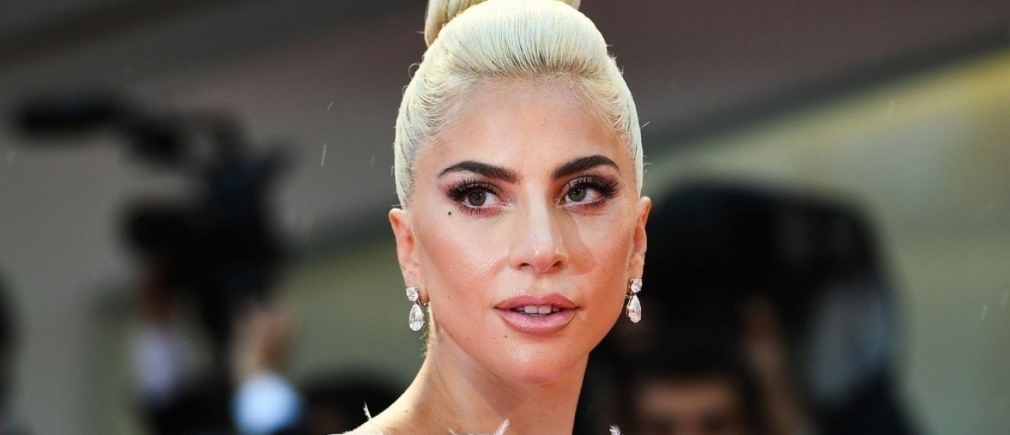 Η Lady Gaga ξετυλίγει το κουβάρι της λαμπρής πορείας της στη μουσική
