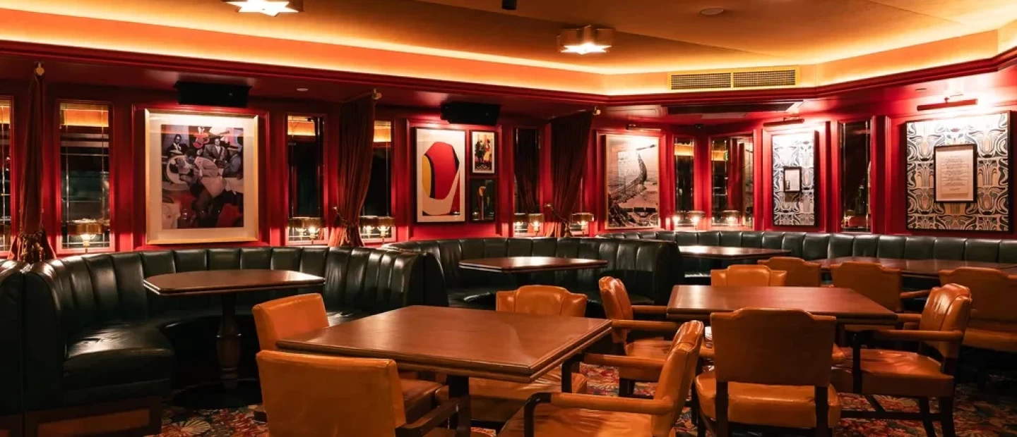 Ένα ανακαινισμένο steakhouse speakeasy στη Santa Monica αναπολεί το ιστορικό του παρελθόν