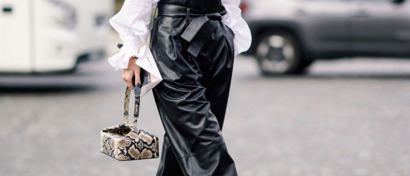 Τα leather pants θα αντικαταστήσουν όλα τα παντελόνια σας τους επόμενους μήνες