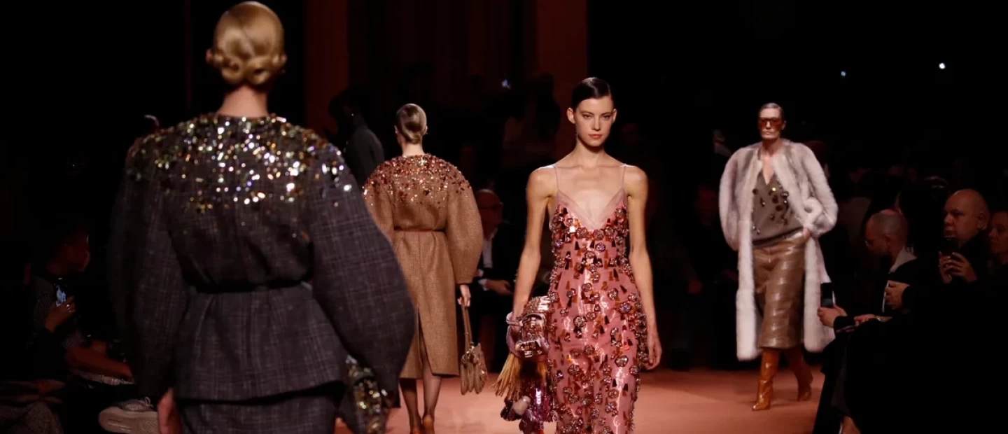 MFW: Ο οίκος Fendi γιόρτασε τα 100 χρόνια ζωής του με μία εξαιρετική πασαρέλα για τη FW25 season 
