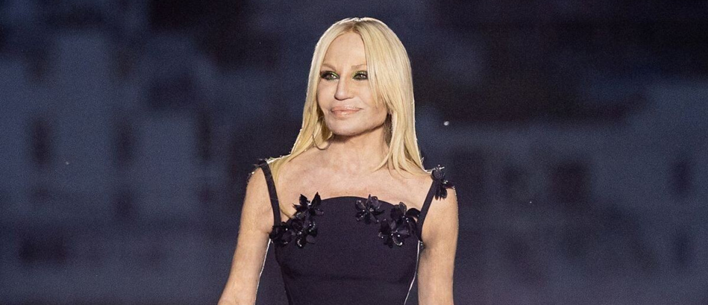 End of an Era: Η Donatella Versace αποχωρεί από τον οίκο και παραχωρεί τη θέση της στον Dario Vitale