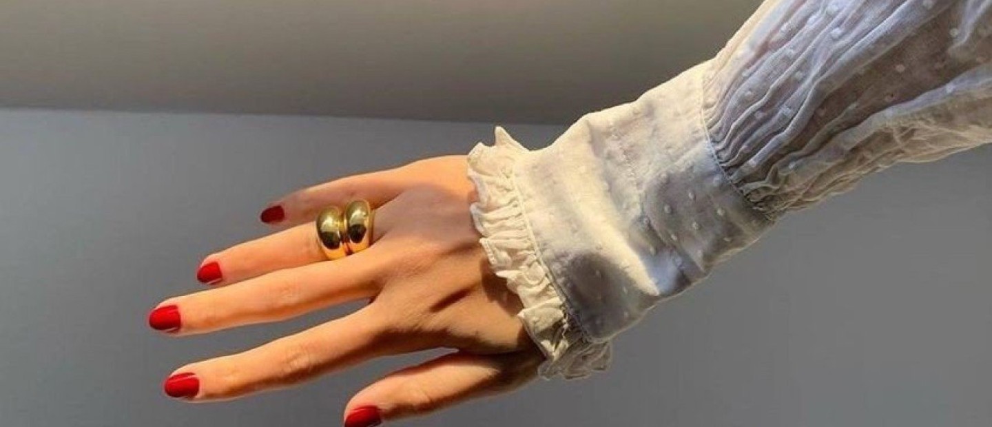 Τα νύχια μου δεν έχουν δείξει ποτέ καλύτερα χάρη σε αυτό το trending προϊόν