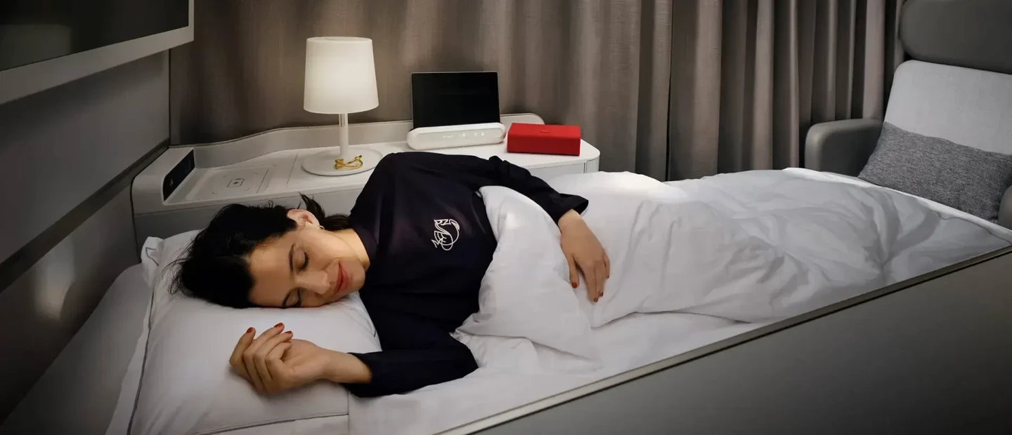Ο Jacquemus σχεδίασε μια loungewear συλλογή για τους first-class επιβάτες της Air France