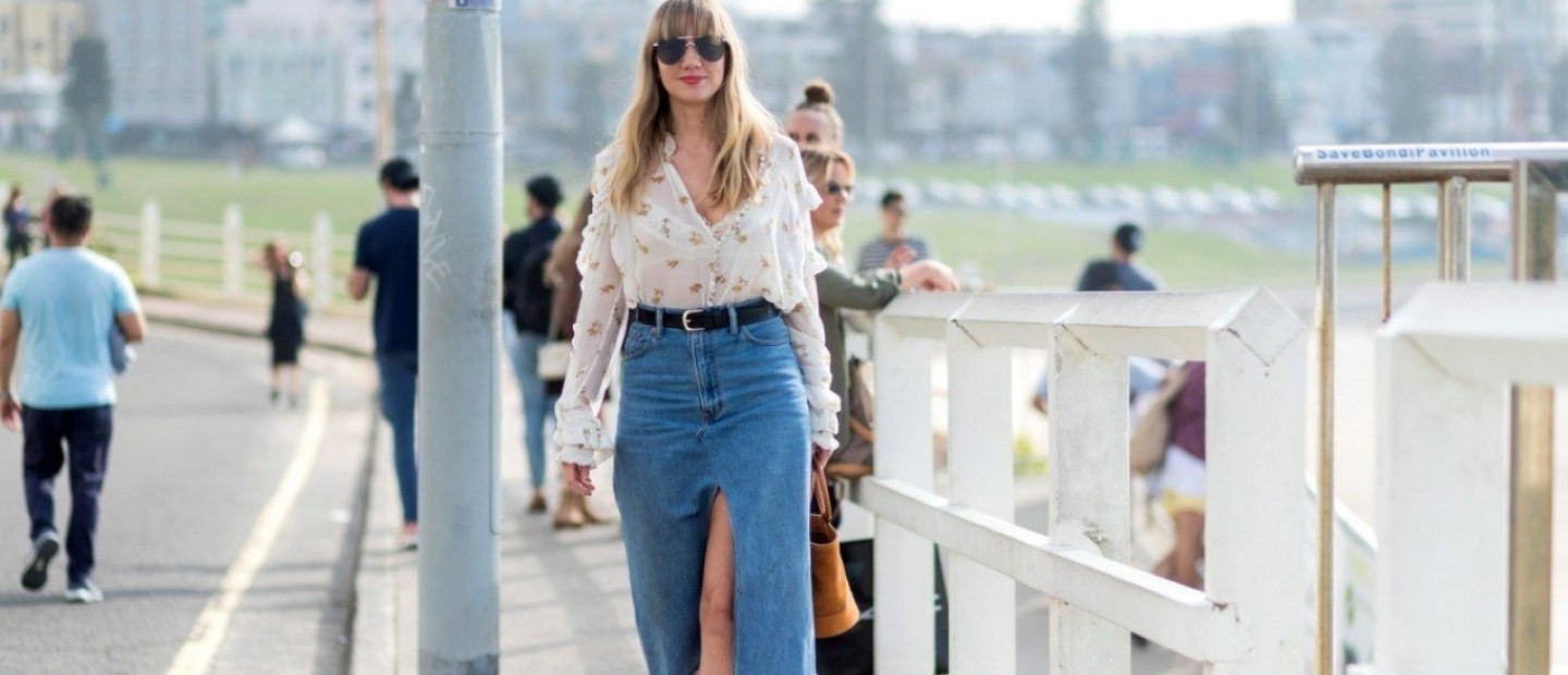 Denim Skirts: Τα σχέδια που θα επιλέγετε στο repeat από τώρα και για πολύ καιρό 
