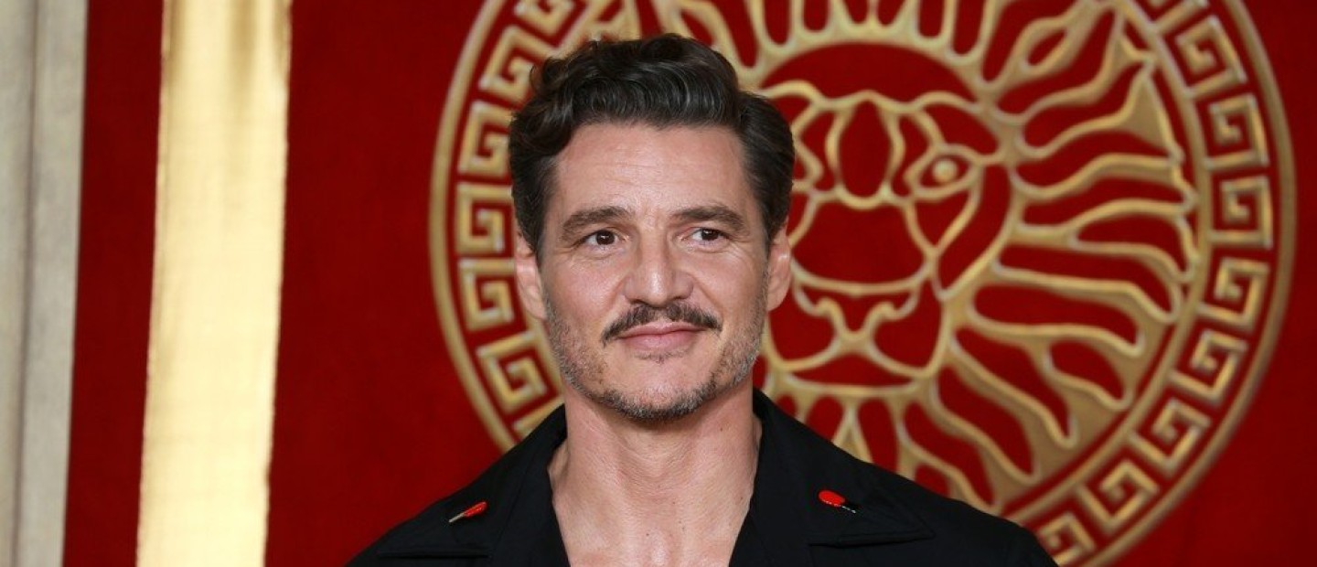 Τελικά ο Pedro Pascal και η Jennifer Aniston είναι ζευγάρι; Ο super-hot ηθοποιός απαντά