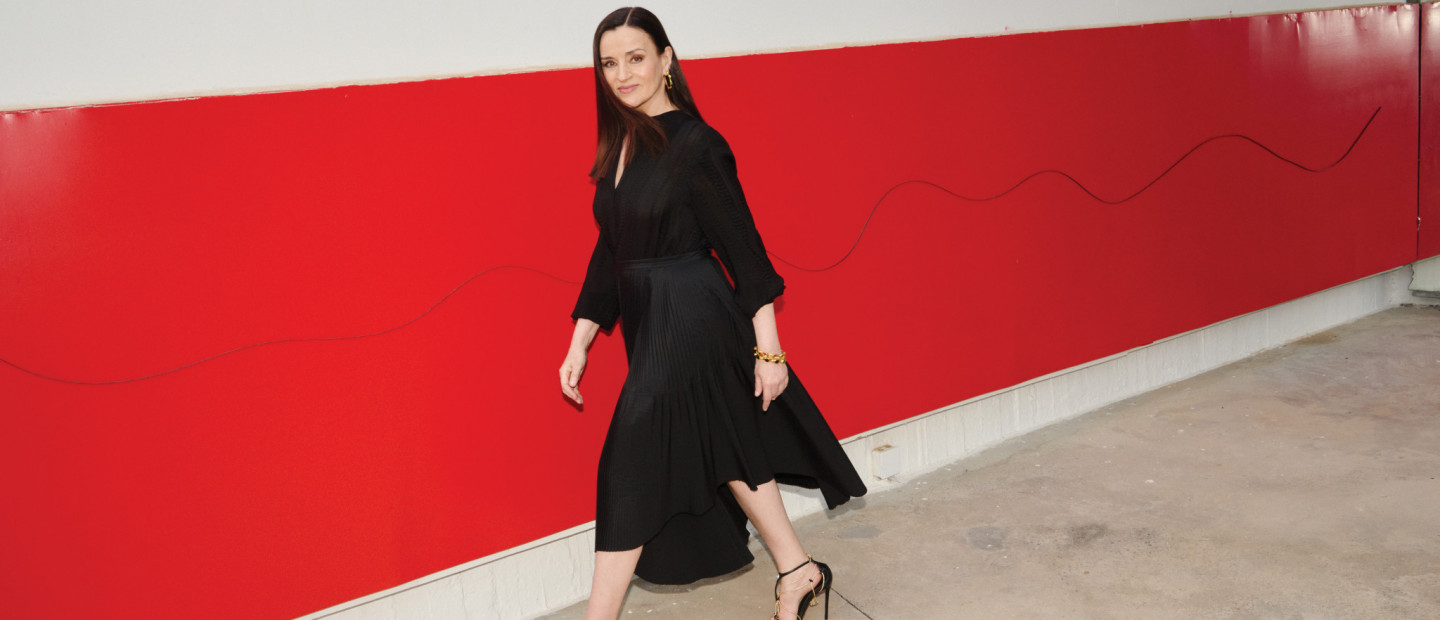 Η Καρυοφυλλιά Καραμπέτη σε μία αποκλειστική συνέντευξη στο GLOW καταρρίπτει όλα τα κοινωνικά στερεότυπα 