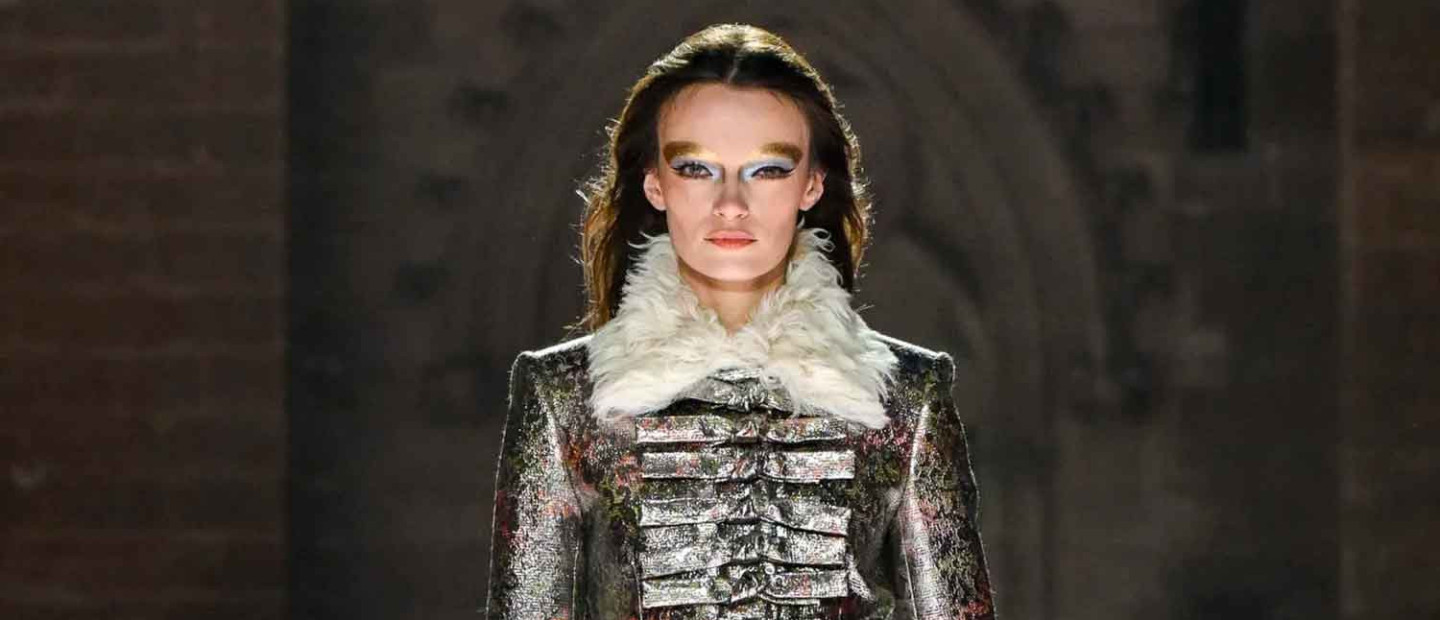 Η Cruise 2026 collection του Louis Vuitton ήταν ένα μοναδικό ταξίδι στον Μεσαίωνα 