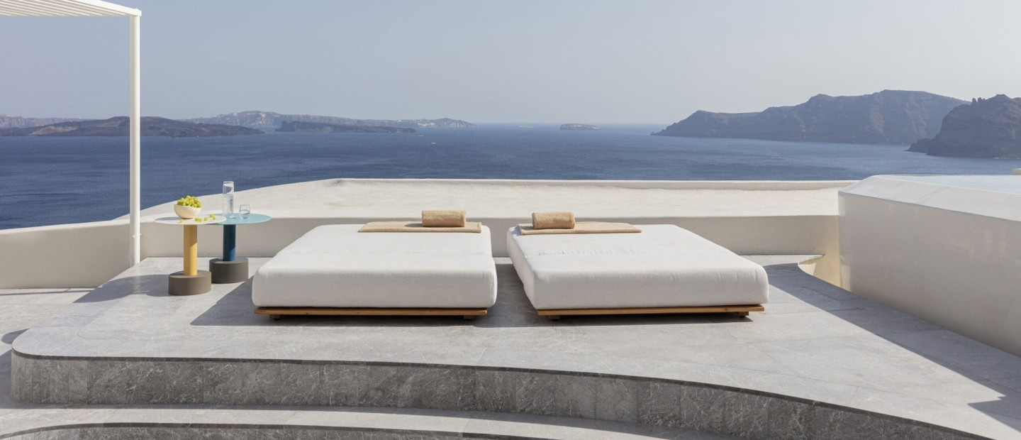 10 σπίτια σε ελληνικά νησιά που ξεχωρίσαμε από τις «σελίδες» του GLOW.gr για την αισθητική και την αρχιτεκτονική τους