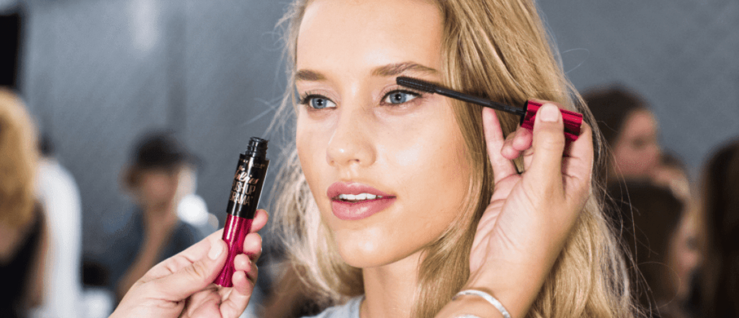 Κι όμως, με ένα σωστό lash care routine μπορείτε να αποκτήσετε τις βλεφαρίδες των ονείρων σας