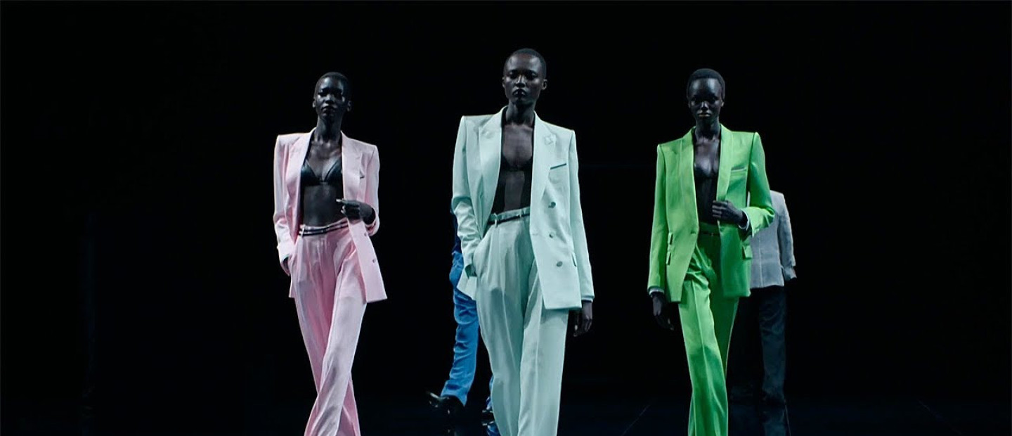 Η Spring/Summer 2026 collection του Tom Ford ήταν η τέλεια συνύπαρξη της κληρονομιάς του οίκου με τη σύγχρονη αισθητική