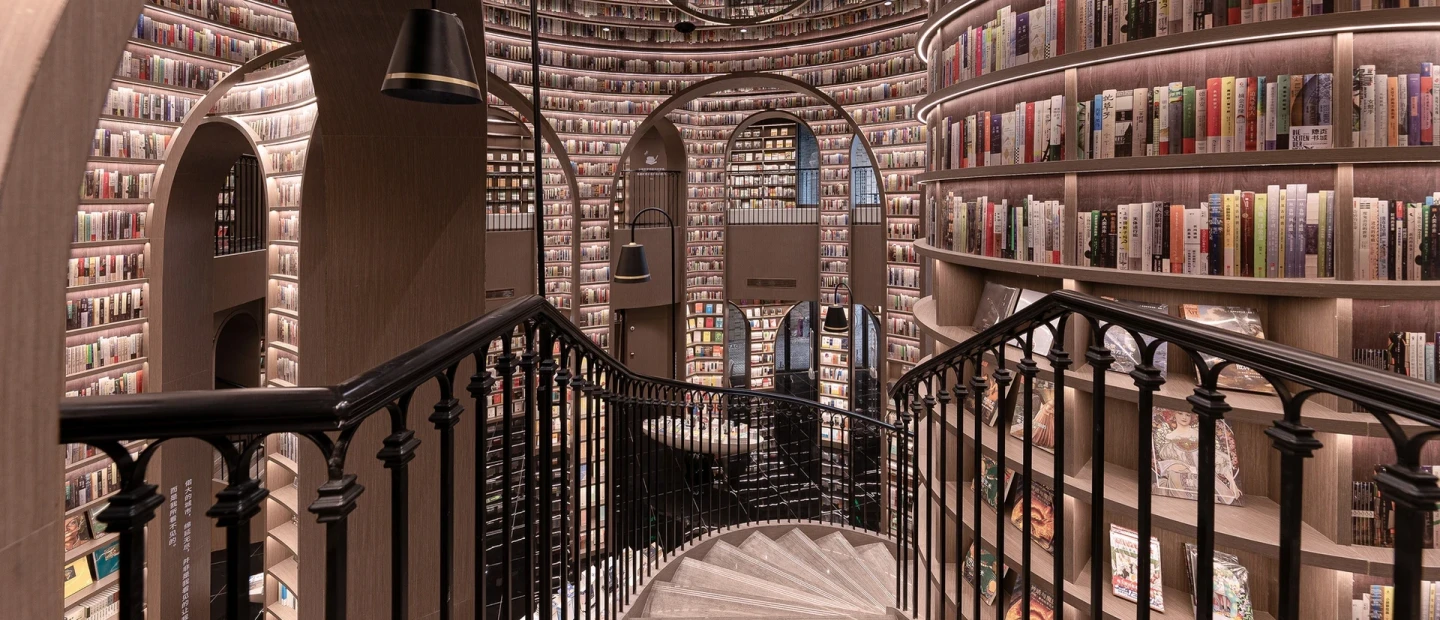 Pages & Wonders: Τα ομορφότερα βιβλιοπωλεία στον κόσμο για το 2025