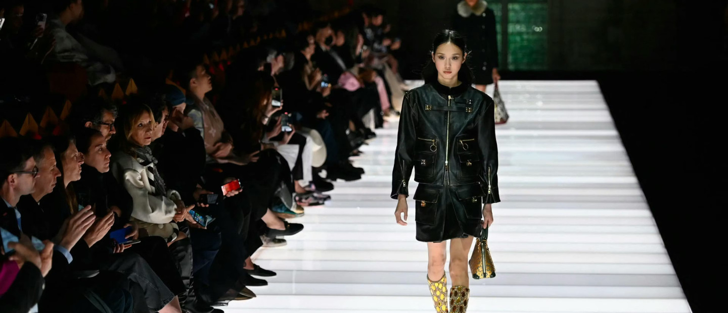 Ο οίκος Louis Vuitton προσγειώνεται στη Νέα Υόρκη για την Cruise 2027 collection 