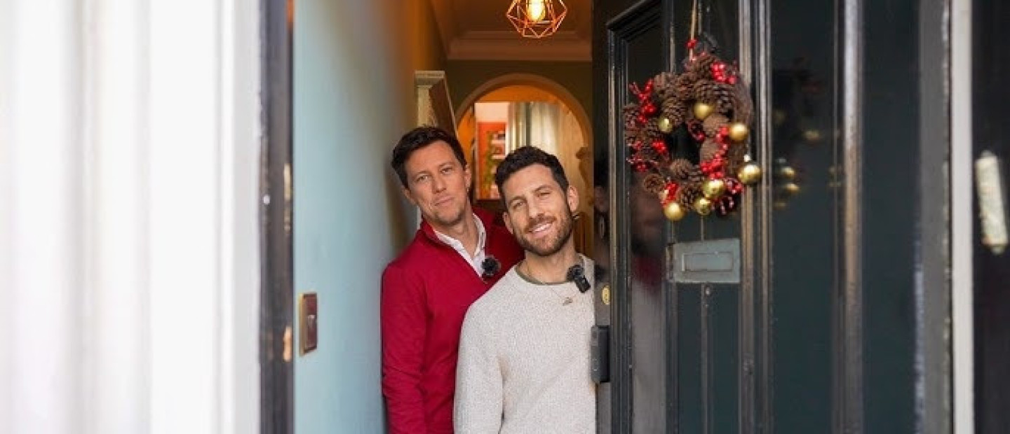Μια οπτική ξενάγηση στο χριστουγεννιάτικο βικτοριανό σπίτι του Matt και του Jonathan
