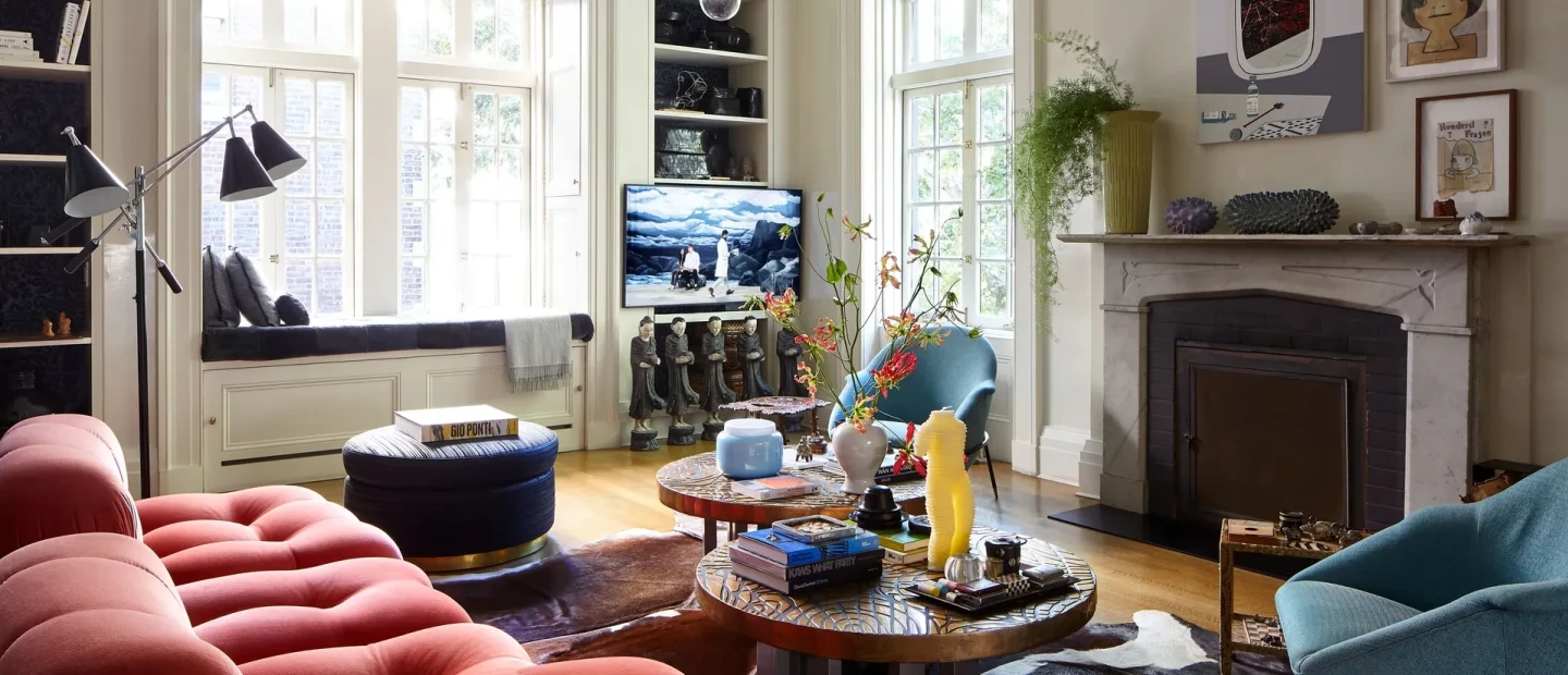 Το friction-maxxing αγκαλιάζει τον χρόνο και δημιουργεί σπίτια που αναπτύσσονται παράλληλα με εμάς