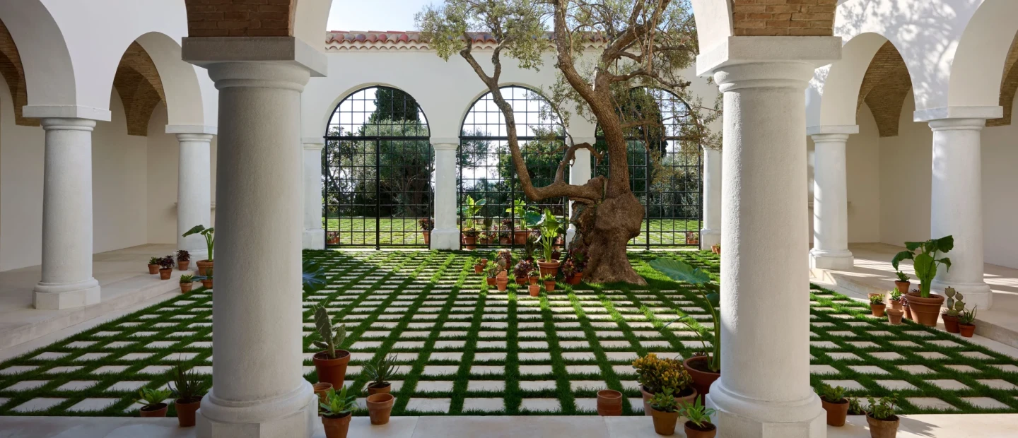 Ποια είναι η ιστορία της βίλας La Pausa της Coco Chanel όπου φωτογραφήθηκε η πρώτη καμπάνια του Matthieu Blazy για τον οίκο;