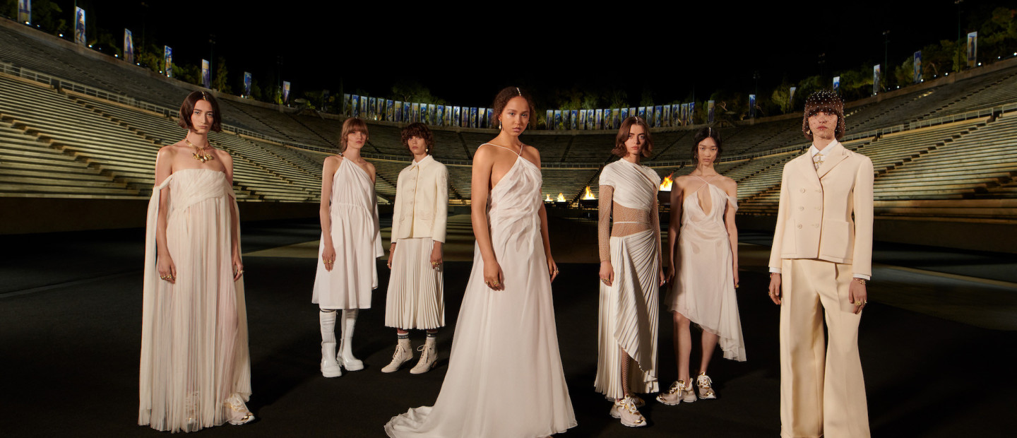 Fashion Agenda: Πώς μέσα σε δύο δεκαετίες η βιομηχανία της μόδας πέρασε από την εποχή των αυστηρών τάσεων σε μια κουλτούρα ﻿ελευθερίας και αυτοέκφρασης