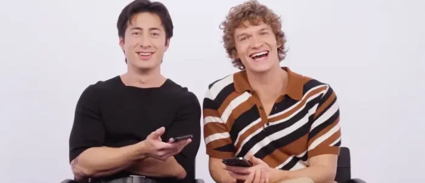 Οι πρωταγωνιστές του Heated Rivalry διαβάζουν τολμηρά tweets και σχολιάζουν