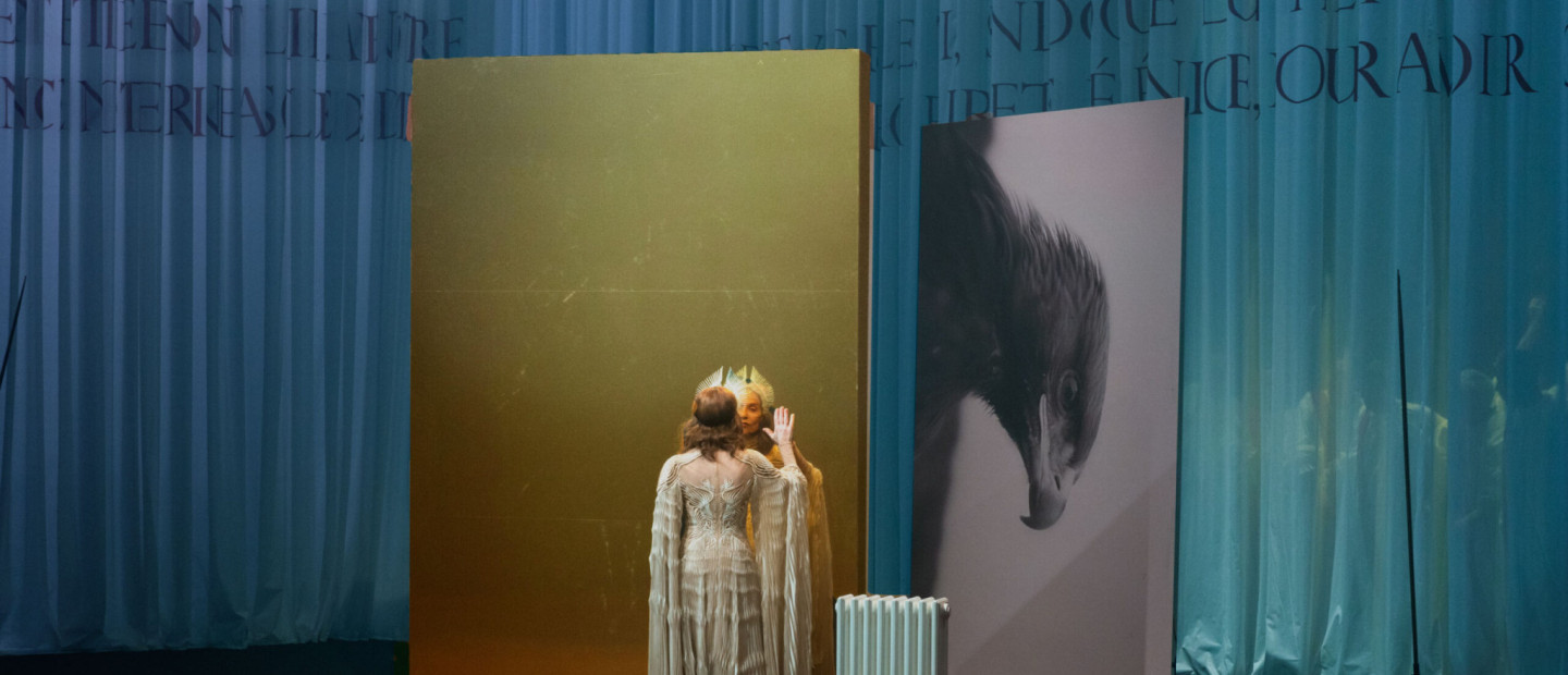 The Changing World: Ο Άρης Καβατζίκης γράφει για την άνθιση της δημιουργικότητας στο θέατρο όπως σημειώθηκε εδώ και 20 χρόνια και για τα ελληνικά ονόματα που ξεχωρίζουν τώρα