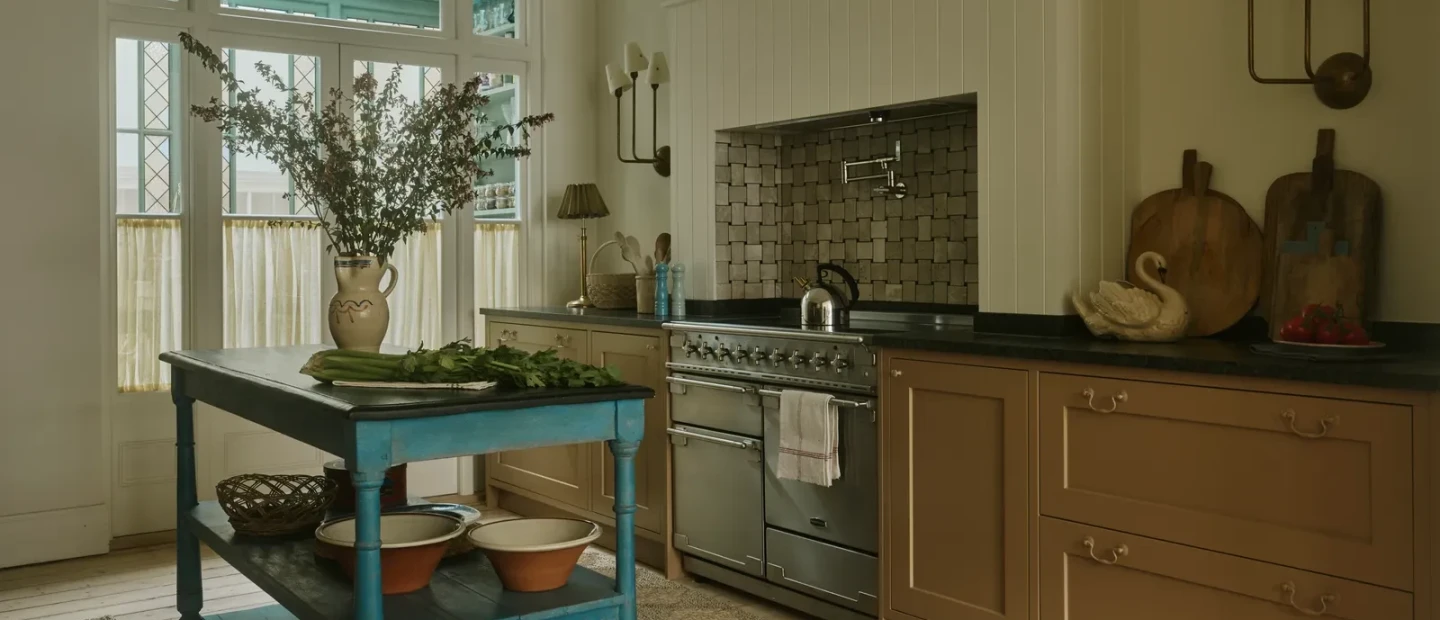 Ένα βικτοριανό σπίτι αναγεννιέται στο Hackney και συνδυάζει τη σύγχρονη καθημερινότητα με τον vintage χαρακτήρα