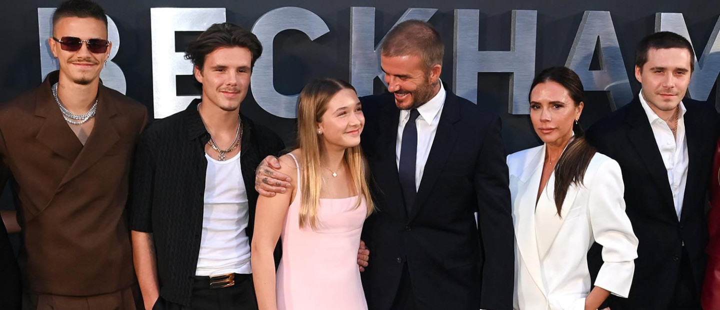 Η πρώτη δημόσια εμφάνιση της οικογένειας Beckham στο Παρίσι μετά τις αναρτήσεις του Brooklyn