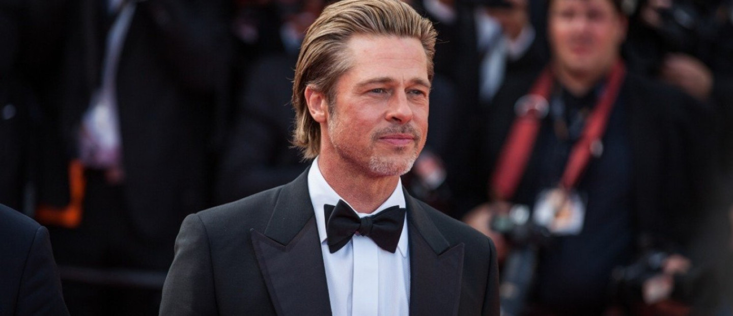 O Brad Pitt καταφθάνει στην Ύδρα και όλα τα βλέμματα στρέφονται επάνω του